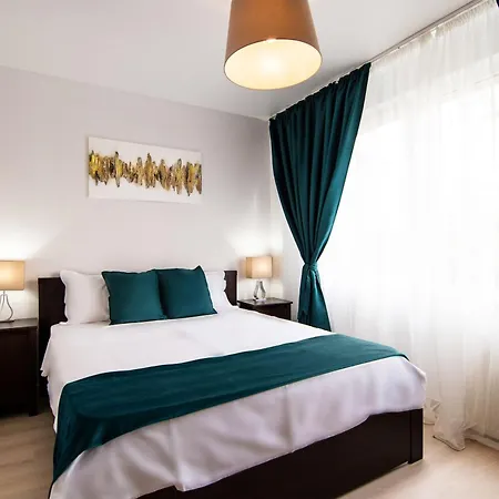 Center By Alia Apartment