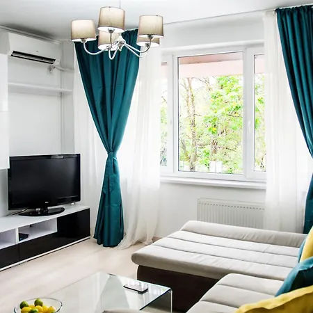 Center By Alia Apartment *