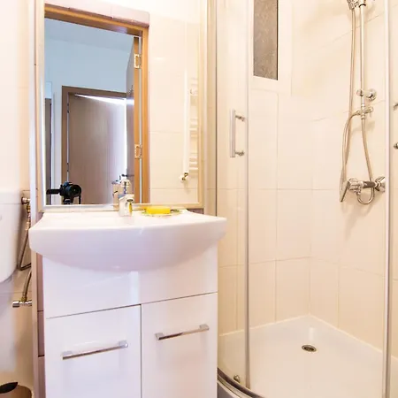 Center By Alia Apartment Bucharest