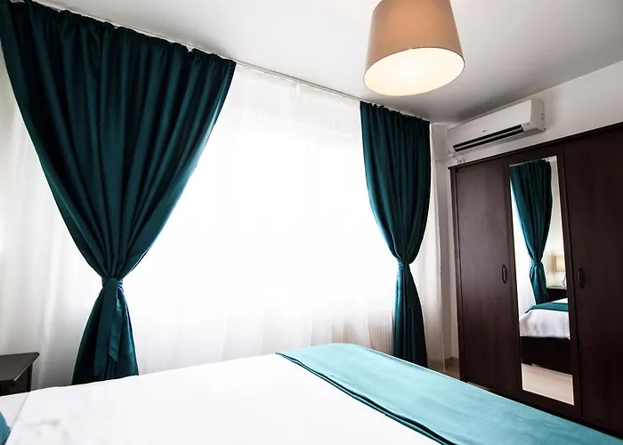 Center * ブカレスト