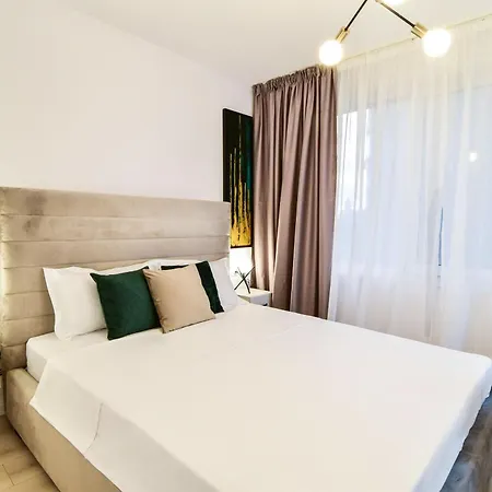 Center * 布加勒斯特